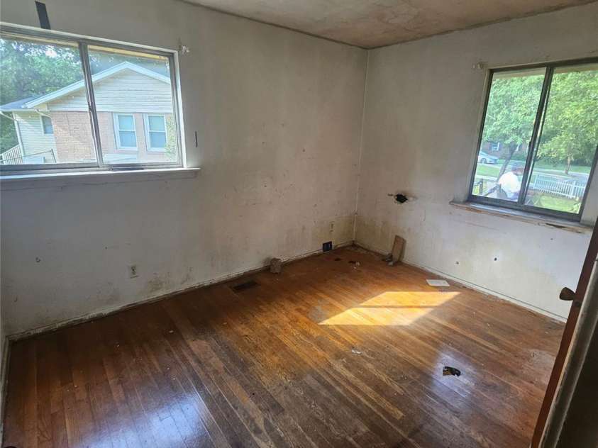 5415 Dennis Court, Charlotte, NC 28213.  MLS# CAR4400471, YatesRealty ID 38178. 