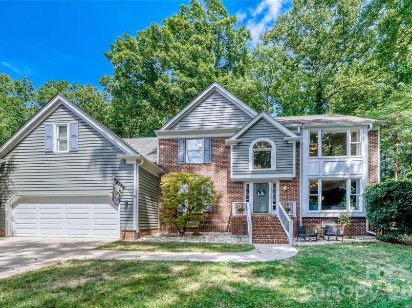 8609 Doe Path Lane, Huntersville, NC 28078.  MLS# CAR4403170, YatesRealty ID 38179. 