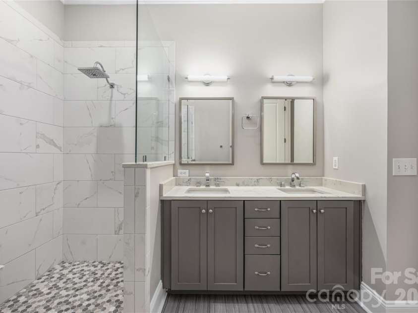 229 Church Street, Charlotte, NC 28202.  MLS# CAR4398195, YatesRealty ID 3818. 