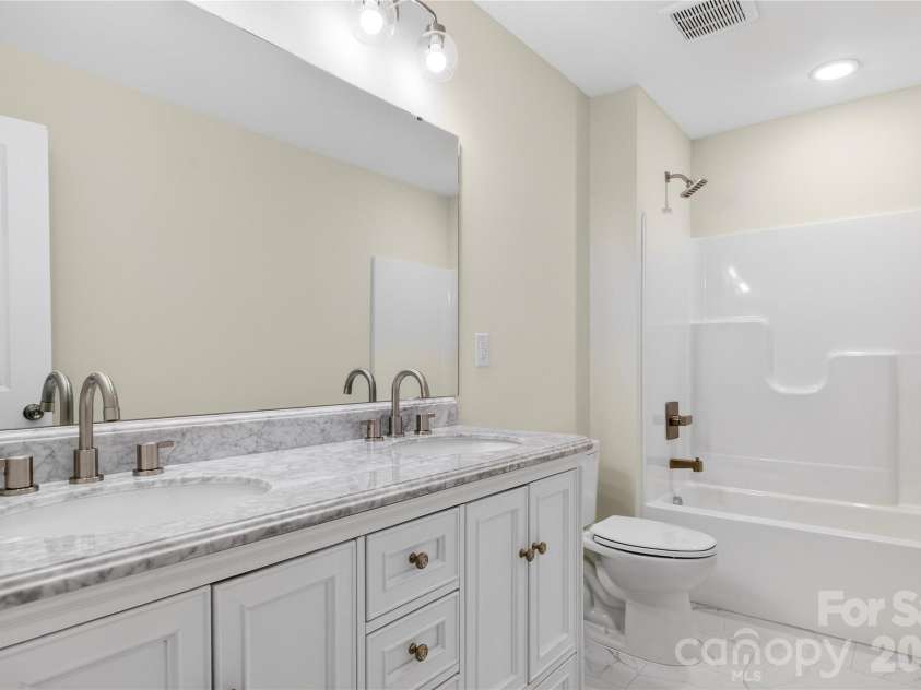 229 Shenandoah Loop, Troutman, NC 28166.  MLS# CAR4340532, YatesRealty ID 3818. 