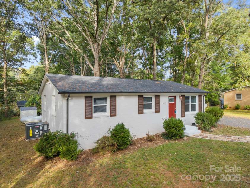 508 Jackson Avenue, Waxhaw, NC 28173.  MLS# CAR4311509, YatesRealty ID 3818. 
