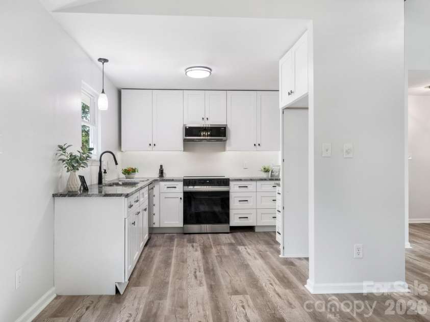 9501 Buckskin Lane, Charlotte, NC 28227.  MLS# CAR4402622, YatesRealty ID 38183. 