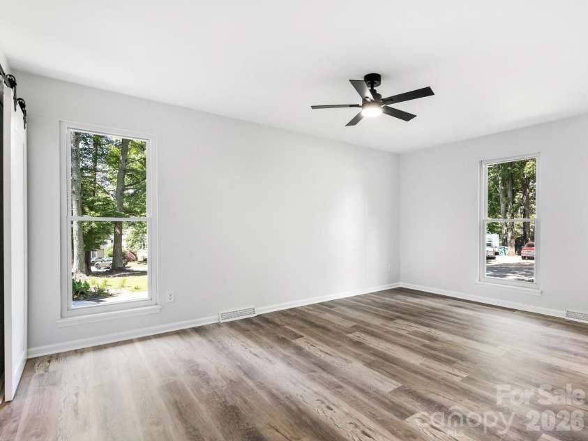 9501 Buckskin Lane, Charlotte, NC 28227.  MLS# CAR4402622, YatesRealty ID 38183. 