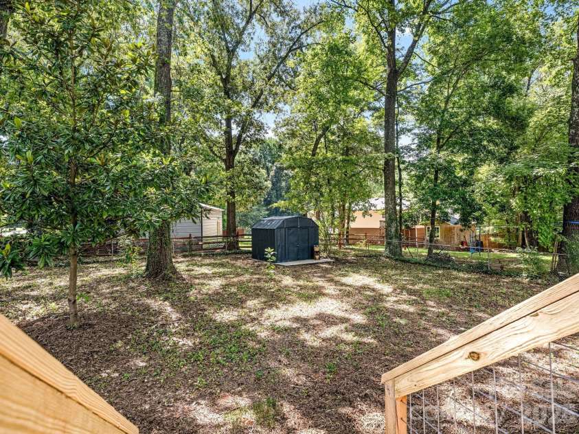 9501 Buckskin Lane, Charlotte, NC 28227.  MLS# CAR4402622, YatesRealty ID 38183. 
