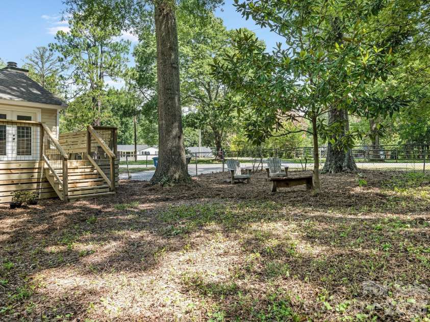 9501 Buckskin Lane, Charlotte, NC 28227.  MLS# CAR4402622, YatesRealty ID 38183. 