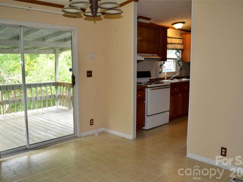 4851 Mounira Avenue, Hickory, NC 28602.  MLS# CAR4403343, YatesRealty ID 38189. 