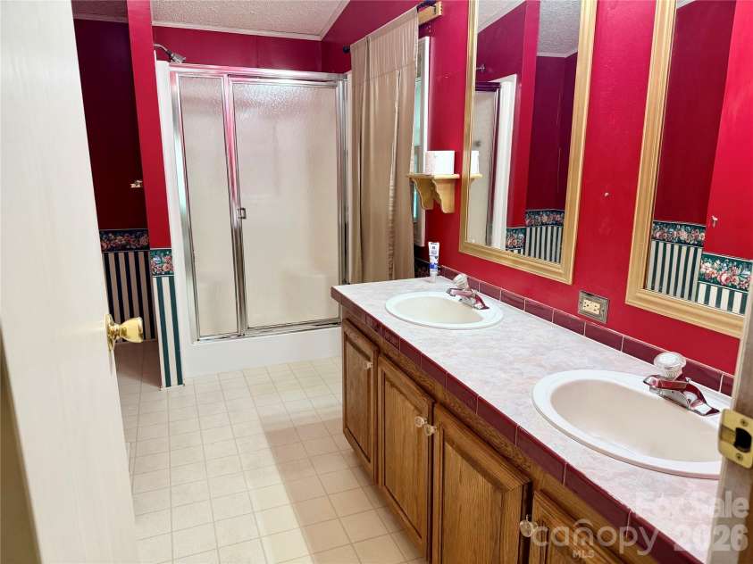 4851 Mounira Avenue, Hickory, NC 28602.  MLS# CAR4403343, YatesRealty ID 38189. 