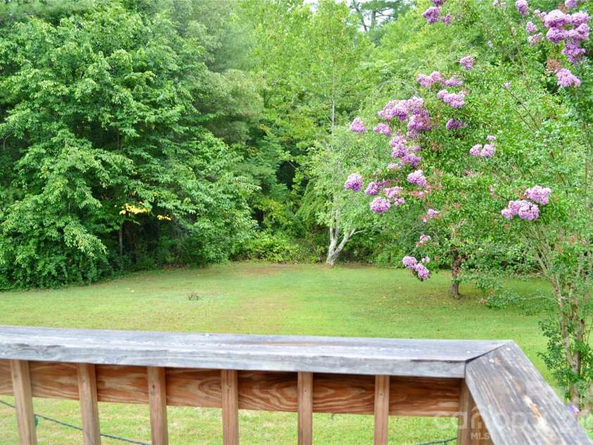 4851 Mounira Avenue, Hickory, NC 28602.  MLS# CAR4403343, YatesRealty ID 38189. 