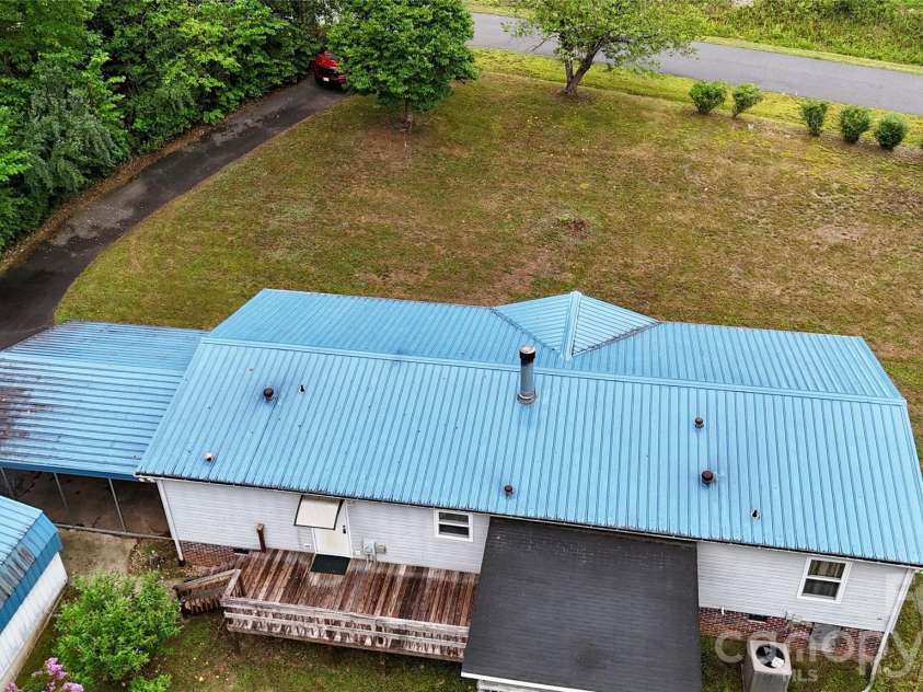 4851 Mounira Avenue, Hickory, NC 28602.  MLS# CAR4403343, YatesRealty ID 38189. 