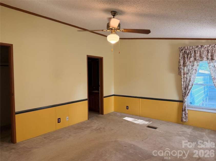 4851 Mounira Avenue, Hickory, NC 28602.  MLS# CAR4403343, YatesRealty ID 38189. 