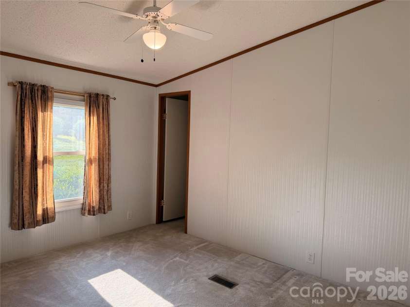 4851 Mounira Avenue, Hickory, NC 28602.  MLS# CAR4403343, YatesRealty ID 38189. 