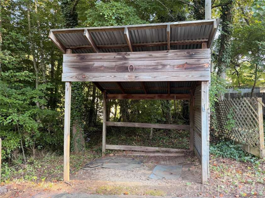 4851 Mounira Avenue, Hickory, NC 28602.  MLS# CAR4403343, YatesRealty ID 38189. 