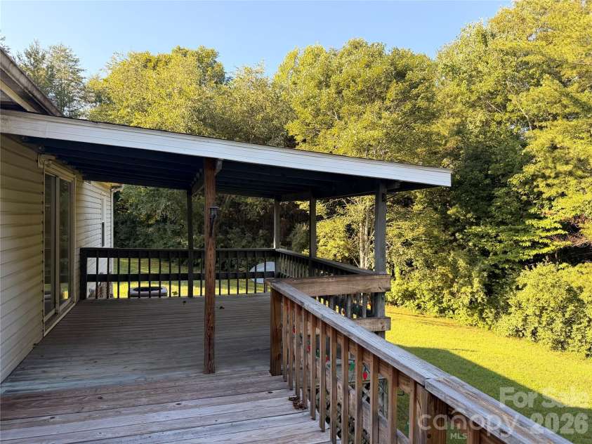 4851 Mounira Avenue, Hickory, NC 28602.  MLS# CAR4403343, YatesRealty ID 38189. 
