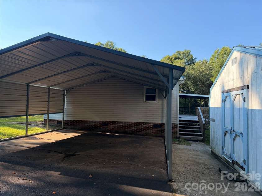 4851 Mounira Avenue, Hickory, NC 28602.  MLS# CAR4403343, YatesRealty ID 38189. 