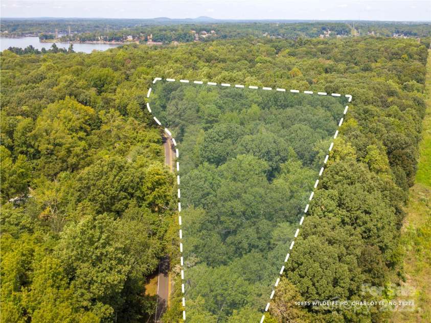 10835A Wildlife Road, Charlotte, NC 28278.  MLS# CAR4240480, YatesRealty ID 3819. 
