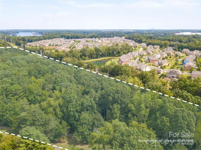 10835A Wildlife Road, Charlotte, NC 28278.  MLS# CAR4240480, YatesRealty ID 3819. 