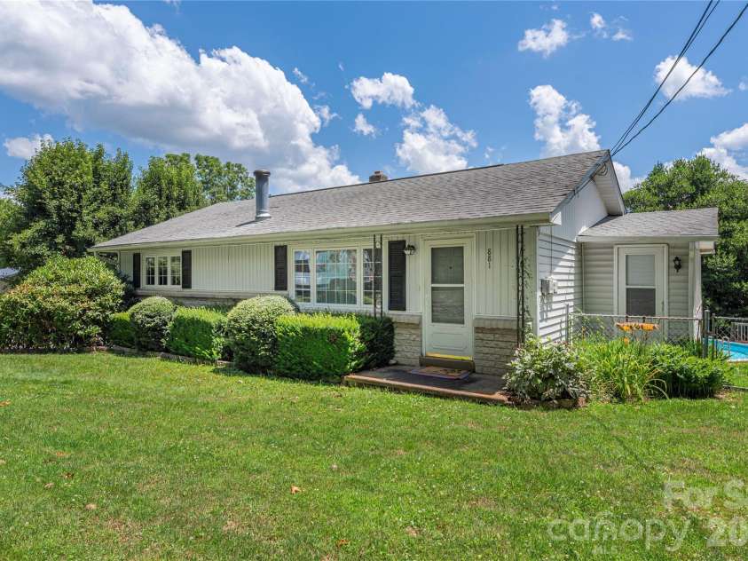 881 Mulberry Street, Clyde, NC 28721.  MLS# CAR4398802, YatesRealty ID 38191. 