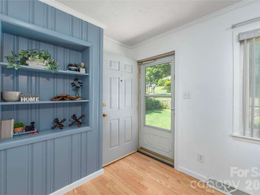 881 Mulberry Street, Clyde, NC 28721.  MLS# CAR4398802, YatesRealty ID 38191. 