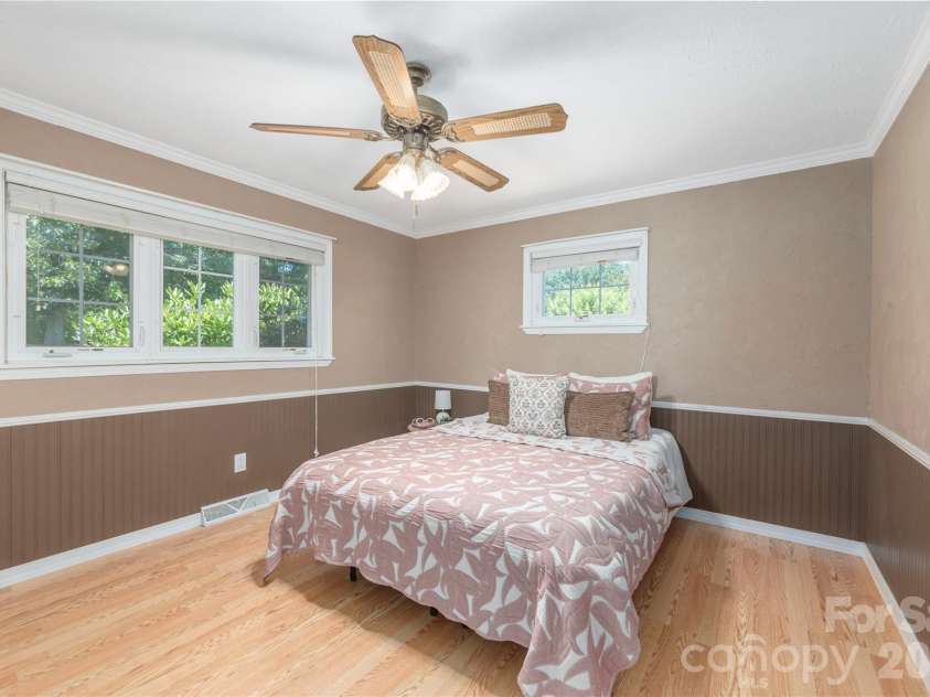 881 Mulberry Street, Clyde, NC 28721.  MLS# CAR4398802, YatesRealty ID 38191. 