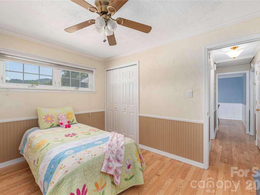 881 Mulberry Street, Clyde, NC 28721.  MLS# CAR4398802, YatesRealty ID 38191. 