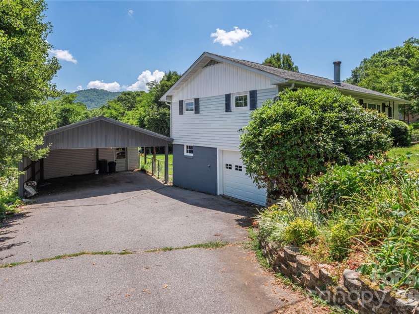881 Mulberry Street, Clyde, NC 28721.  MLS# CAR4398802, YatesRealty ID 38191. 