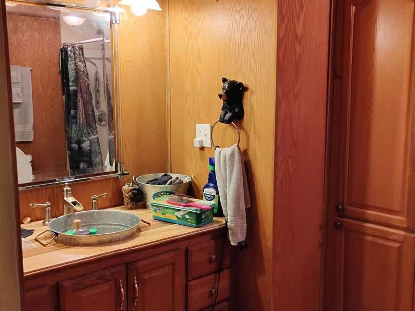 401 Shady Drive, Collettsville, NC 28611.  MLS# CAR4391629, YatesRealty ID 38192. 