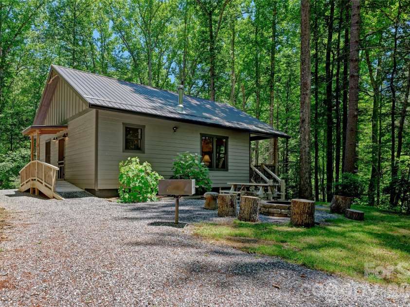 4017 Canada Road, Tuckasegee, NC 28783.  MLS# CAR4398971, YatesRealty ID 38193. 