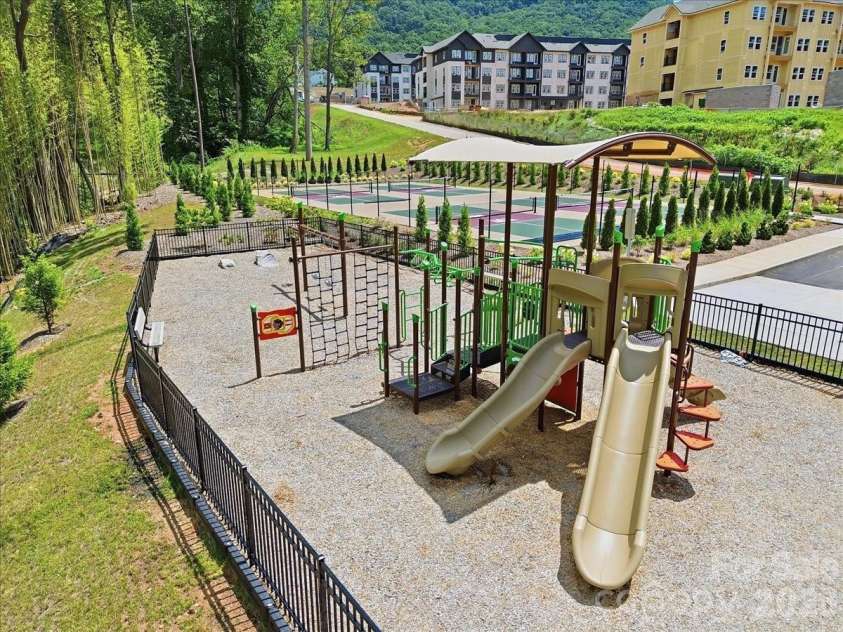 237 Smokey Holler Drive, Asheville, NC 28803.  MLS# CAR4403865, YatesRealty ID 38196. 