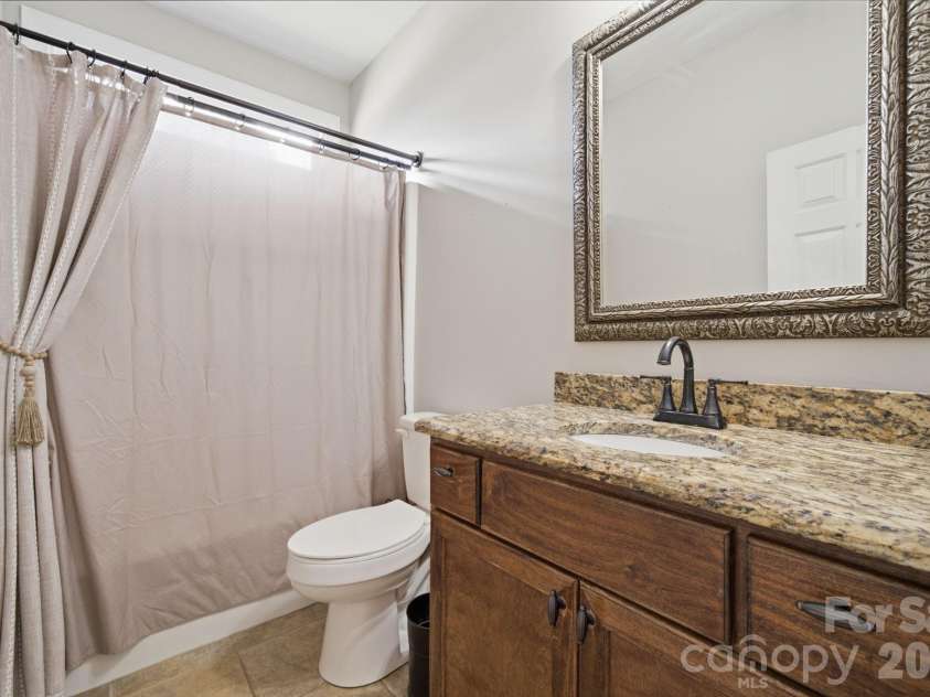 1423 Porch Swing Lane, Matthews, NC 28104.  MLS# CAR4401770, YatesRealty ID 38198. 