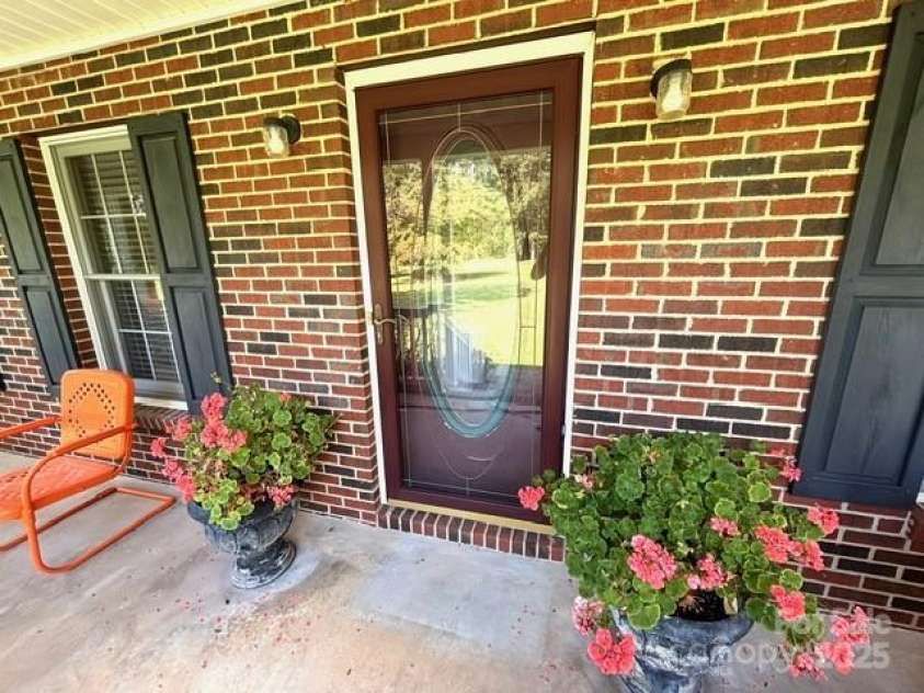 912 Redwood Lane, Chester, SC 29706.  MLS# CAR4295225, YatesRealty ID 382. 