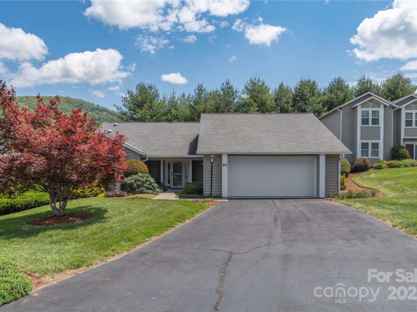 30 Cedarcliff Circle, Asheville, NC 28803.  MLS# CAR4235579, YatesRealty ID 3820. 