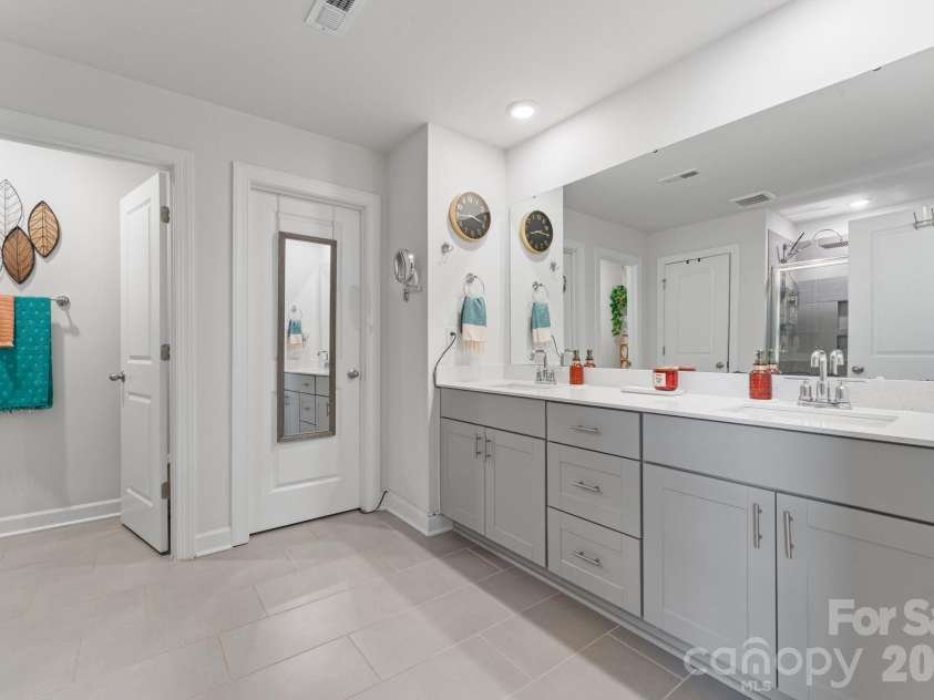 3008 Hayes Ridge Drive, Belmont, NC 28012.  MLS# CAR4398682, YatesRealty ID 38202. 