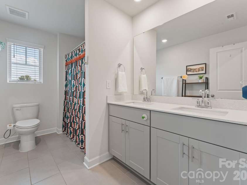 3008 Hayes Ridge Drive, Belmont, NC 28012.  MLS# CAR4398682, YatesRealty ID 38202. 