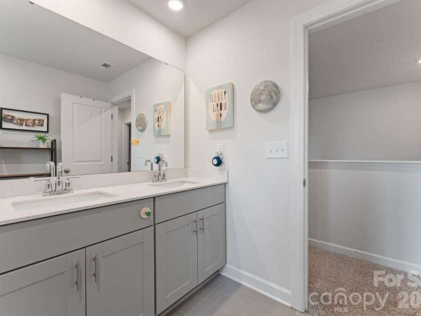 3008 Hayes Ridge Drive, Belmont, NC 28012.  MLS# CAR4398682, YatesRealty ID 38202. 