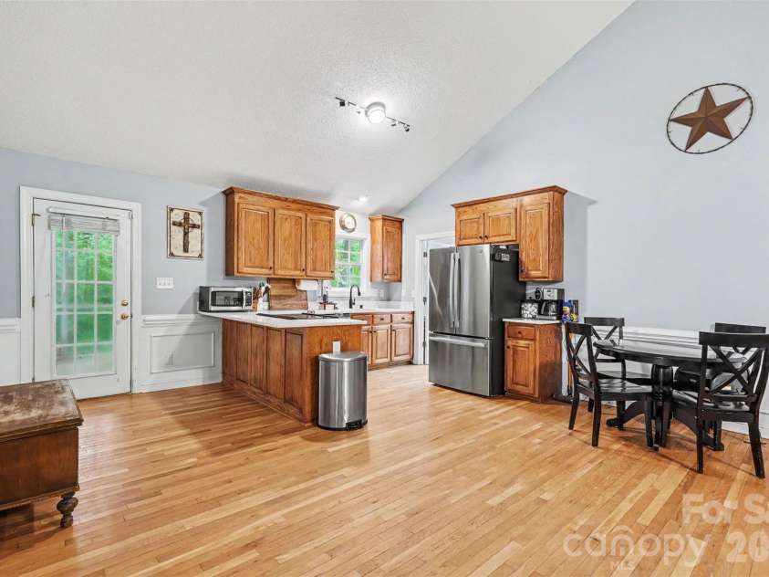 8904 Gosnell Drive, Charlotte, NC 28227.  MLS# CAR4394486, YatesRealty ID 38203. 