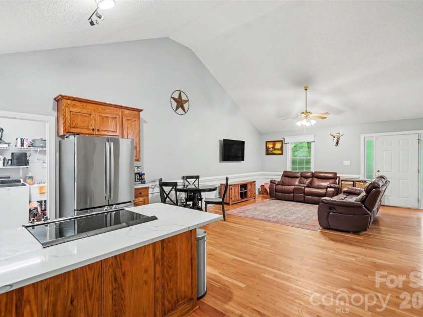 8904 Gosnell Drive, Charlotte, NC 28227.  MLS# CAR4394486, YatesRealty ID 38203. 