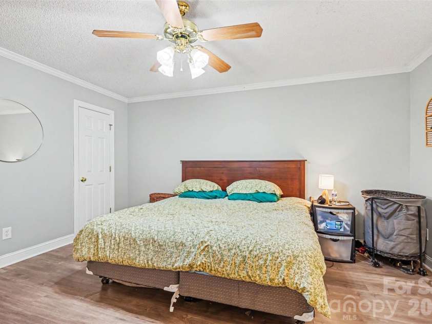 8904 Gosnell Drive, Charlotte, NC 28227.  MLS# CAR4394486, YatesRealty ID 38203. 