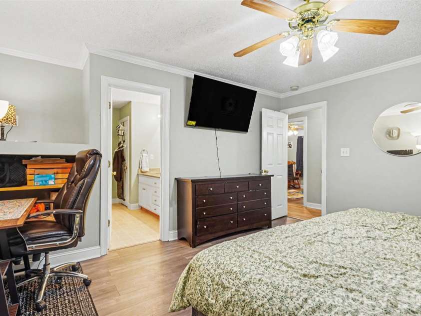 8904 Gosnell Drive, Charlotte, NC 28227.  MLS# CAR4394486, YatesRealty ID 38203. 