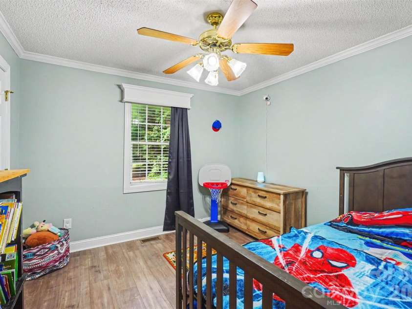 8904 Gosnell Drive, Charlotte, NC 28227.  MLS# CAR4394486, YatesRealty ID 38203. 