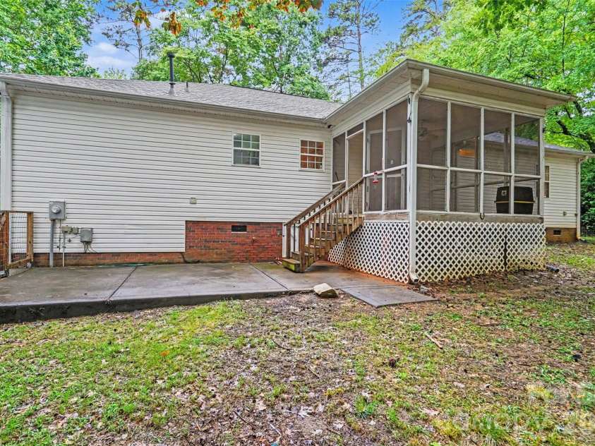 8904 Gosnell Drive, Charlotte, NC 28227.  MLS# CAR4394486, YatesRealty ID 38203. 