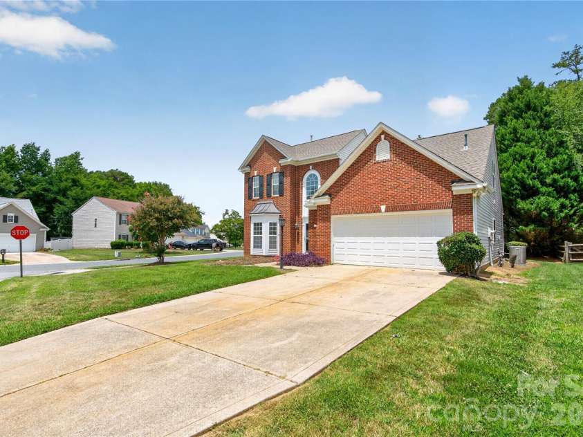 11436 Brook Meadow Place, Charlotte, NC 28214.  MLS# CAR4405473, YatesRealty ID 38205. 