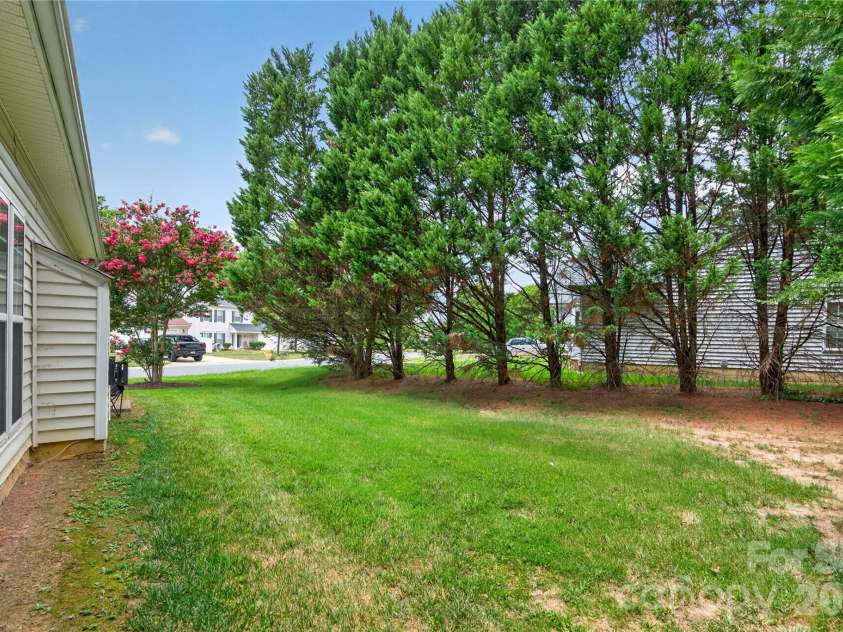 11436 Brook Meadow Place, Charlotte, NC 28214.  MLS# CAR4405473, YatesRealty ID 38205. 