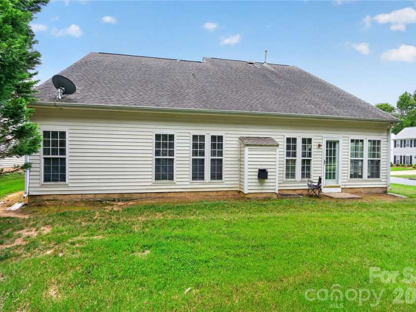 11436 Brook Meadow Place, Charlotte, NC 28214.  MLS# CAR4405473, YatesRealty ID 38205. 