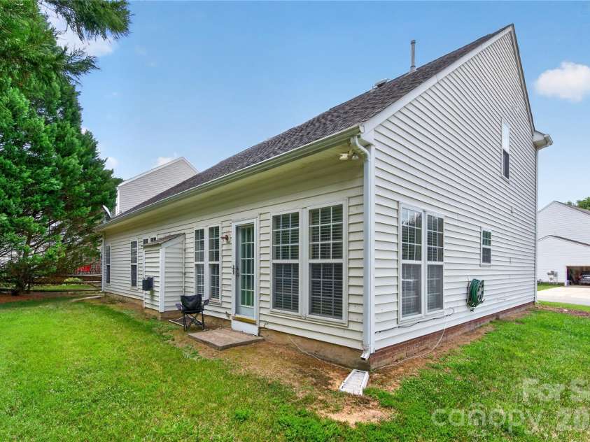 11436 Brook Meadow Place, Charlotte, NC 28214.  MLS# CAR4405473, YatesRealty ID 38205. 