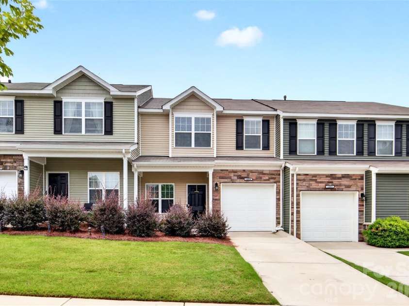 14406 Targert Lane, Charlotte, NC 28278.  MLS# CAR4404473, YatesRealty ID 38206. 