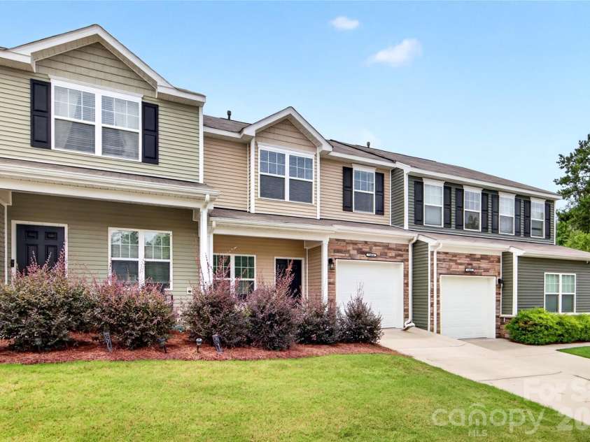 14406 Targert Lane, Charlotte, NC 28278.  MLS# CAR4404473, YatesRealty ID 38206. 