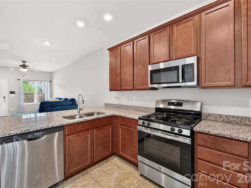 14406 Targert Lane, Charlotte, NC 28278.  MLS# CAR4404473, YatesRealty ID 38206. 