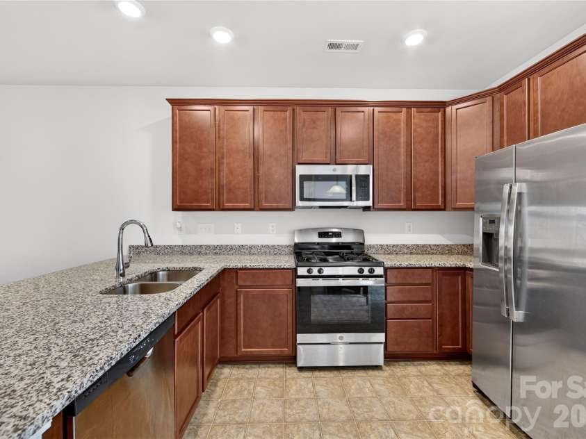 14406 Targert Lane, Charlotte, NC 28278.  MLS# CAR4404473, YatesRealty ID 38206. 