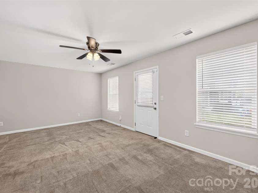 14406 Targert Lane, Charlotte, NC 28278.  MLS# CAR4404473, YatesRealty ID 38206. Basement/3rd bedroom