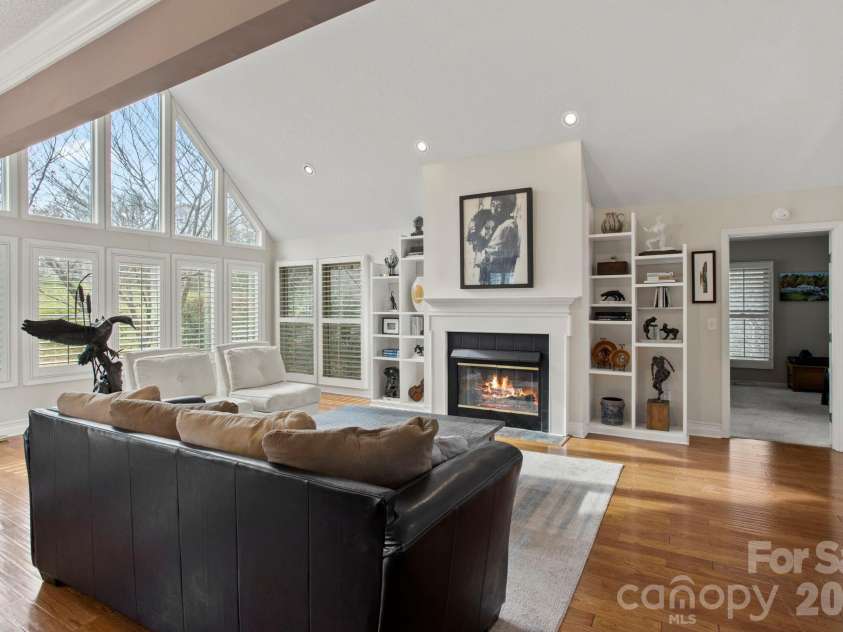 122 Broadmoor Drive, Flat Rock, NC 28731.  MLS# CAR4335067, YatesRealty ID 3821. 